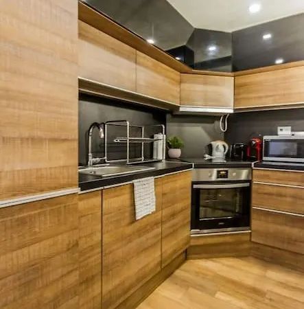 Charming By Newave Apartment *